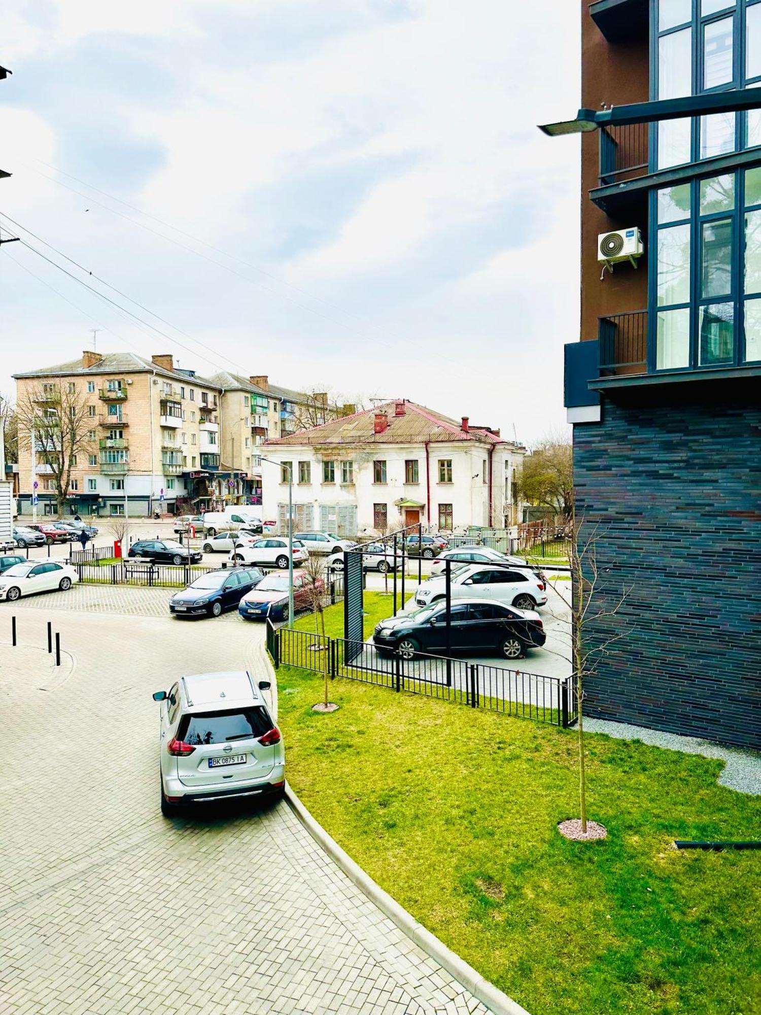 Comfortable Apartments With A Coffee Machine In The City Centre, Zlata Plaza Rivne Dış mekan fotoğraf